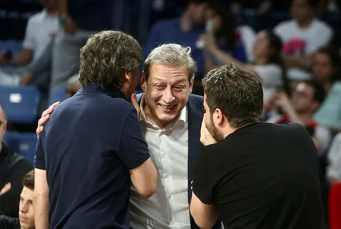 galatasaray-baskani-burak-elmastan-tepki-anadolu-efes-karsilasmasinda-salonu-terk-etti-1653844621929.jpg Galatasaray Başkanı Burak Elmas'tan tepki: Anadolu Efes karşılaşmasında salonu terk etti - 1