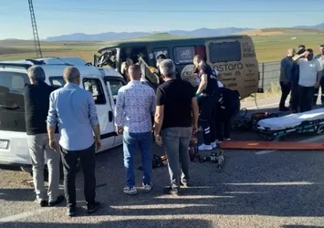 Bayburt'ta katliam gibi kaza: Anne ve oğlu öldü 6 yaralı var