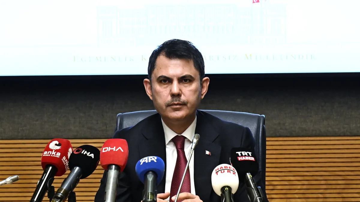 Muhalefetin kuyruklu deprem konutları yalanına Kurum'dan net yanıt: 2 yıl ödemesiz ve faiz yok