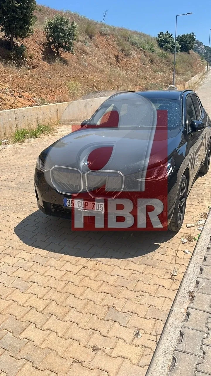 seferihisar-belediyesi-yolsuzluk-operasyonu-guzelbahce-belediyesine-uzandi-1781765905508.jpeg 26 şahıs ve 16 şirkete ait;(150) taşıt ve (49) taşınmaza mahkemece el konuldu. (Foto: ahaber.com.tr)