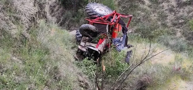 Şarampole devrilen traktörün altında kalan sürücü hayatını kaybetti