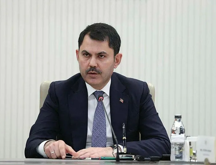 yeniden-ihya-ve-insa-deprem-bolgesi-yeniden-ayaklaniyor-bakan-murat-kurum-tarih-verdi-200-bin-konutu-teslim-ed-1720288738336.jpeg Yeniden ihya ve inşa! Bakan Murat Kurum deprem konutları için tarih verdi: 200 bin konutu teslim edeceğiz - 4