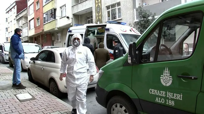 İstanbul'da evinde ölü bulunan kadında koronavirüs şüphesi - 1