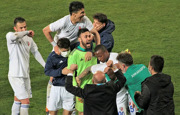 TFF 1. Lig’inde Ankaraspor galibiyete rağmen bitime iki hafta kala küme düştü