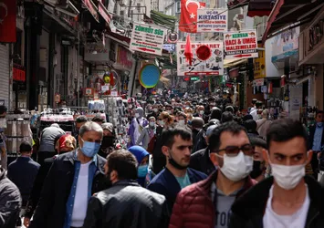 Eminönü'nde ramazan yoğunluğu! Vatandaş akın etti