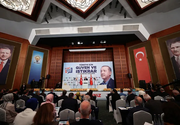 Son dakika: AK Parti Kızılcahamam’da kampa girdi! Programın açılış konuşması Başkan Erdoğan’dan! İşte parola: Rahat ol Türkiye emin ellerdesin