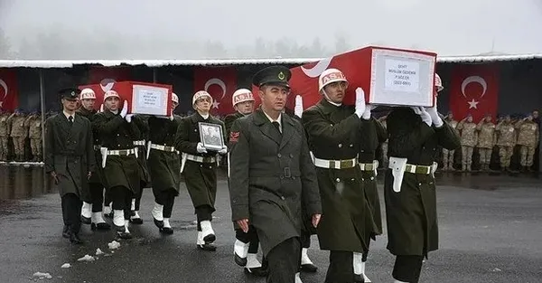Özgür Özel’in elini öptüğü Türkiye düşmanı Pervin Chakar’dan skandal paylaşım!