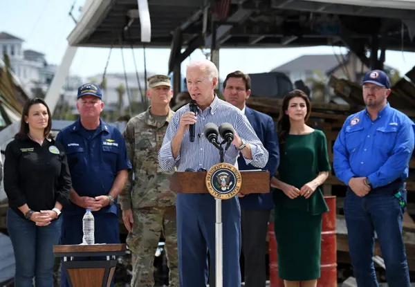 ABD Başkanı Biden’dan küfür skandalı! Mikrofunu açık unutunca...