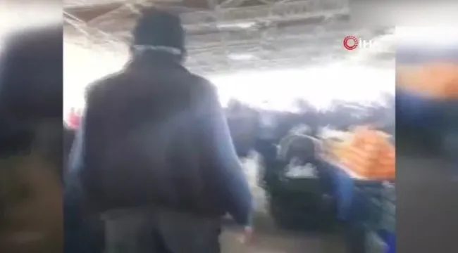Aydın'da yaşlı adam semt pazarında önüne geleni taciz etti - 1