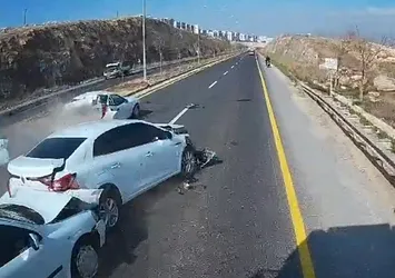 Şanlıurfa'da zincirleme trafik kazası! İşte kayda alınan o anlar