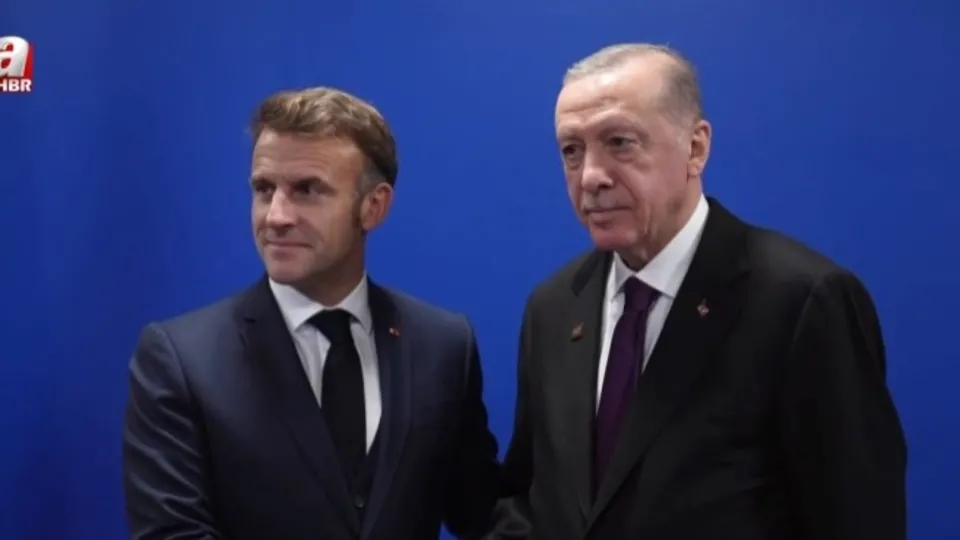 Başkan Erdoğan Macron ile görüştü!