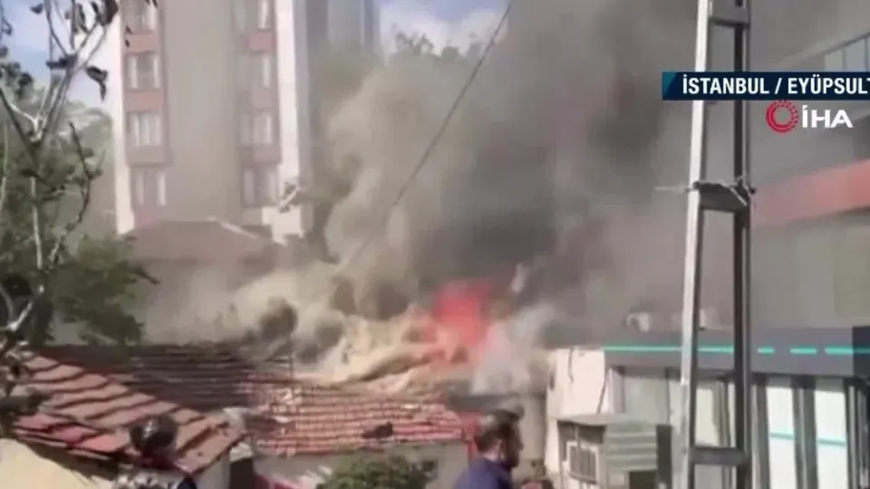 Çakmakla oynayan çocuk evi yaktı