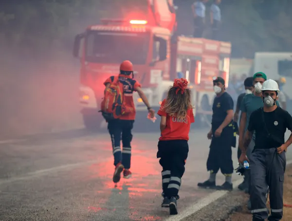 1628051862218.jpg Fırsatçılar bu sefer yangında ortaya çıktı! Yüzde 630 zam yaptılar - 4