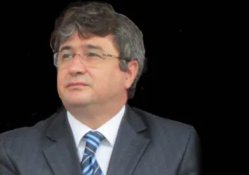 Görevden alınan kaymakam Necmi Akman intihar etti