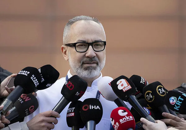 Halil Umut Meler taburcu oldu! İzmir’de ailesiyle buluştu! İşte ilk görüntüler...