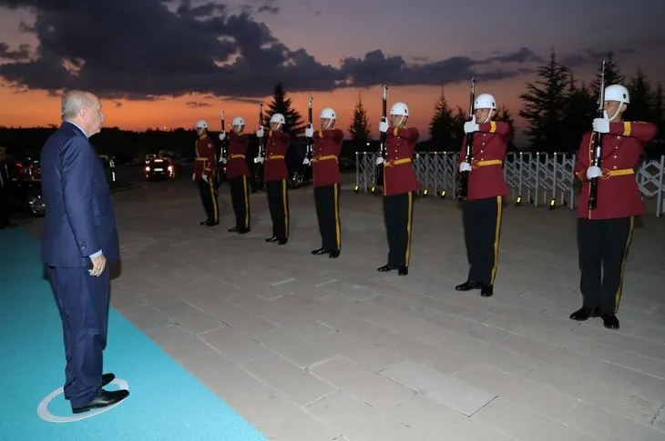 Başkan Erdoğan’ın katıldığı Jandarma ve Sahil Güvenlik Akademisi Başkanlığı Subay ve Astsubay Mezuniyet Töreni’nden dikkat çeken kare