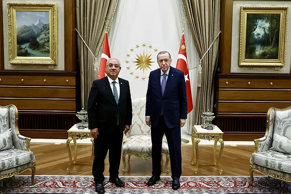 baskan-erdogan-zekeriya-yapicioglu-ve-onder-aksakal-ile-gorustu-1698249975456.jpg Başkan Erdoğan Zekeriya Yapıcıoğlu ve Önder Aksakal ile görüştü - 2