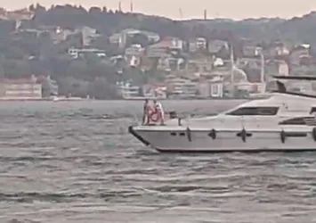İstanbul'da panik anları! Boğaz'ın serin sularına gömüldü