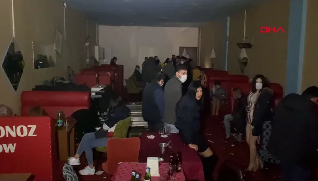 Konya'da kısıtlamayı ihlal edip eğlence merkezine gidenler polisi görünce nereye saklanacaklarını şaşırdılar - 5