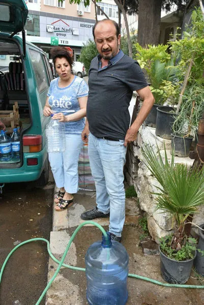 İzmir'de vatandaşın su çilesi - 1