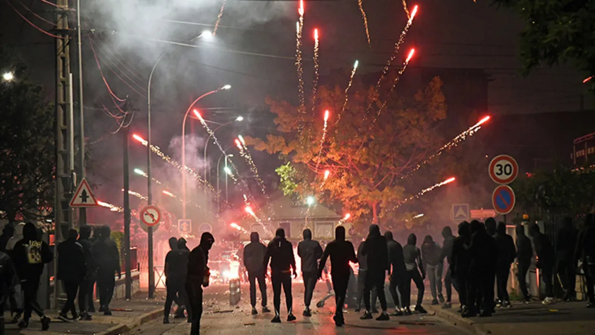 Van'da havai fişek temin eden şüphelilere yönelik operasyon: 6 gözaltı