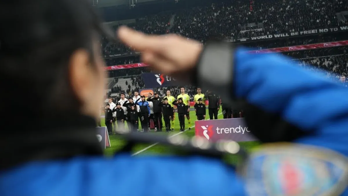 Dolmabahçe'de şehit polis aileleri unutulmadı