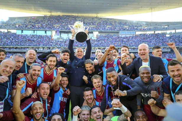 super-kupa-final-maci-ne-zaman-saat-kacta-2022-trabzonspor-sivasspor-maci-hangi-kanalda-yayinlanacak-1659098353927.jpg Süper Kupa final maçı ne zaman, saat kaçta? 2022 Trabzonspor Sivasspor maçı hangi kanalda yayınlanacak? - 1