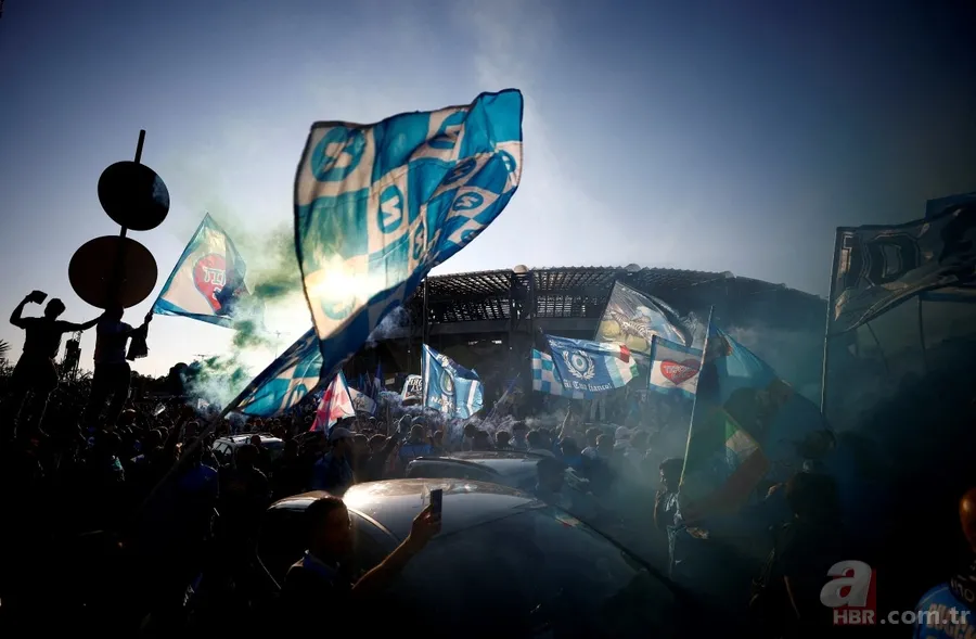 İtalya Serie A'da Napoli 33 yıl aradan sonra yeniden şampiyon 12