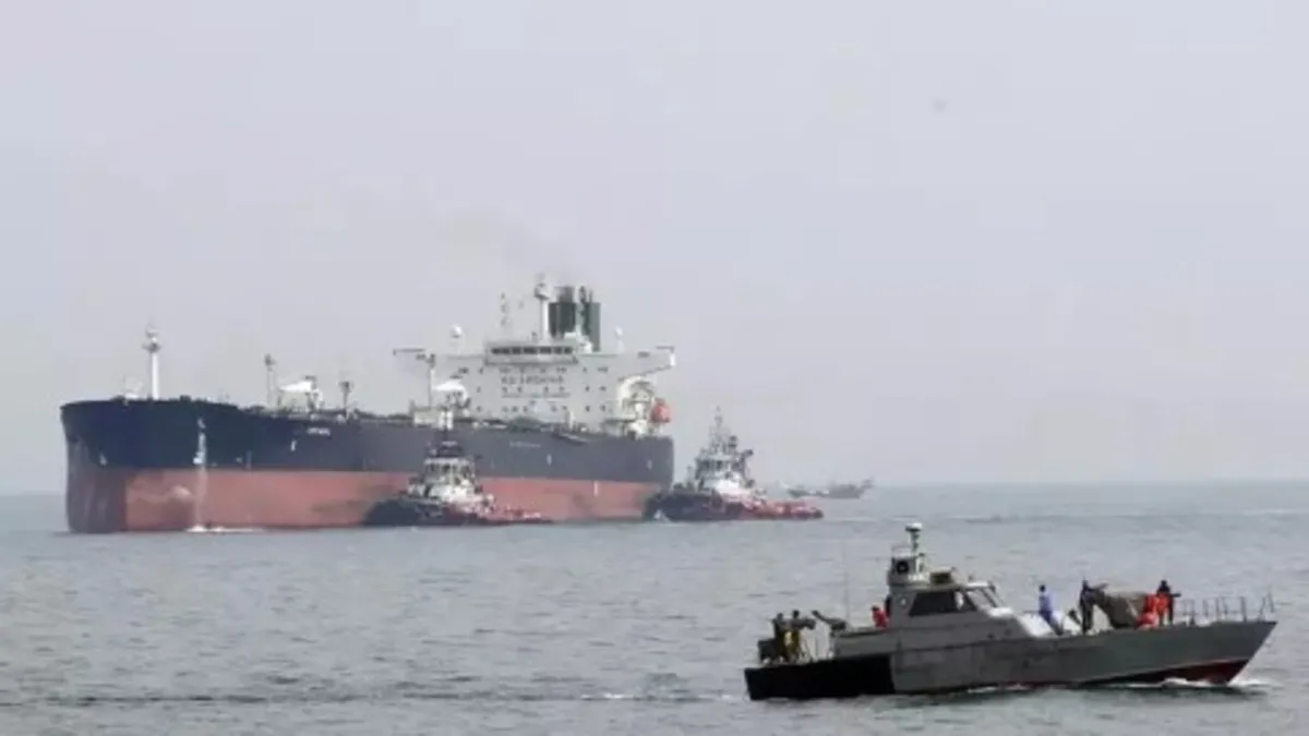 İran'da akaryakıt taşıyan 2 tankere operasyon