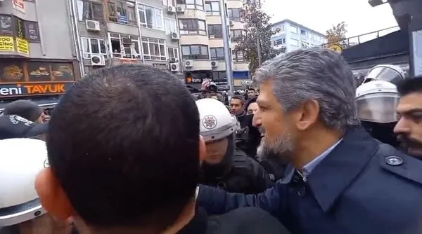 1671469621257.jpg HDP'li Garo Paylan Türk polisine tehditler savurdu: Altı ay sonra hesap vereceksin - 3