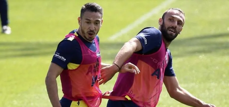 Fenerbahce De Format Degisiyor Yeni Sistem 4 4 2
