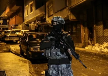 İstanbul'da DEAŞ'ın hücrelerine operasyon