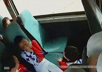 Denizli'de öğrenci servisi kaza yaptı