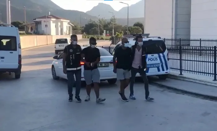 Muğla'da FETÖ’cüler tekne ile kaçarken yakalandı! 7'si eski emniyet müdürü 12 kişiye gözaltı - 3