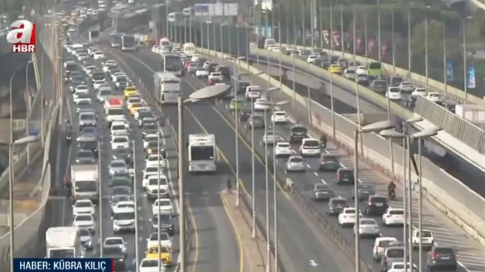 İstanbul güne trafikle başladı