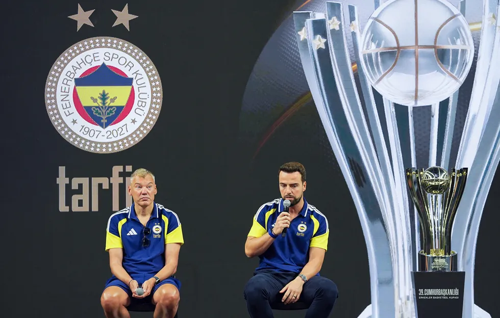 1790090241655.jpg Cumhurbaşkanlığı Kupası'nda dev derbi: Fenerbahçe ve Beşiktaş karşı karşıya - 3