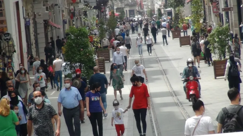 Taksim’de dikkat çeken yoğunluk | Video