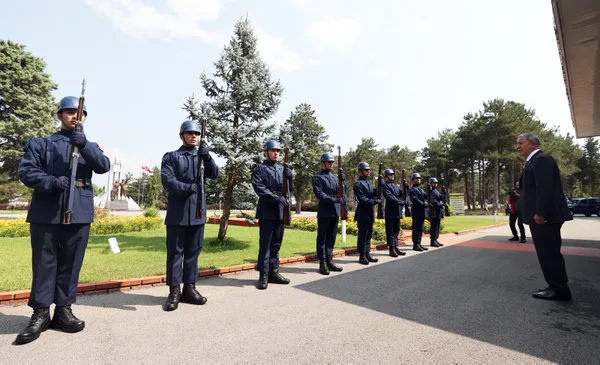 Milli Savunma Bakanı Hulusi Akar'dan, 9. Ana Jet Üs Komutanlığına ziyaret - 1