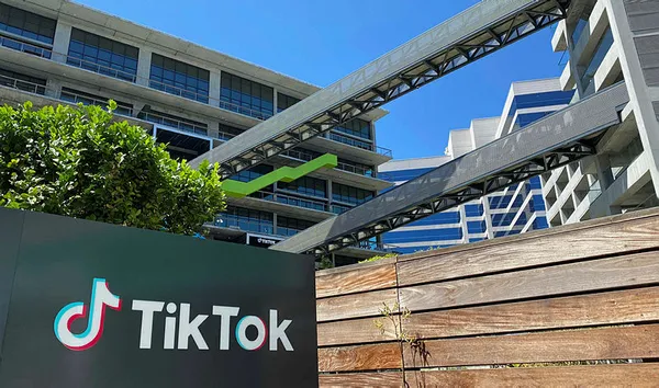 ABD’den TikTok hamlesi! Perakende devi Walmart, TikTok’u almak için Microsoft ile iş birliği yapacak