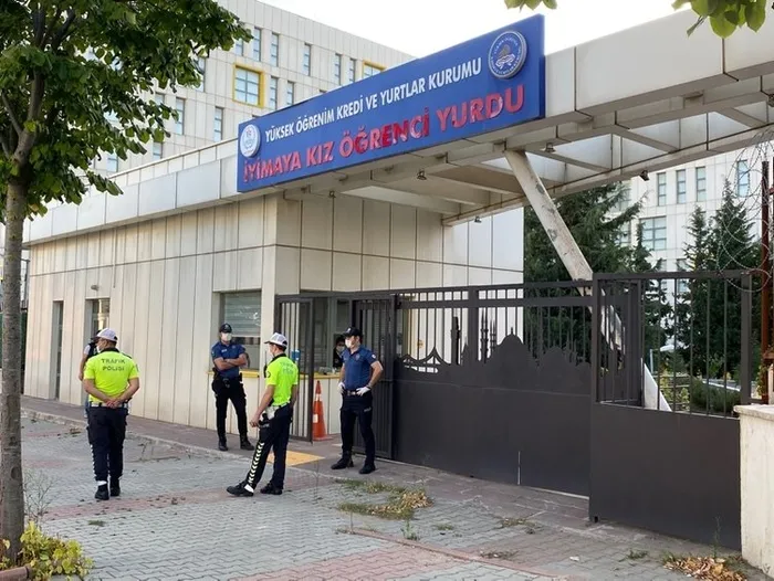 İstanbul'da karantina ihlali yapanlar yurtlara yerleştiriliyor - 1