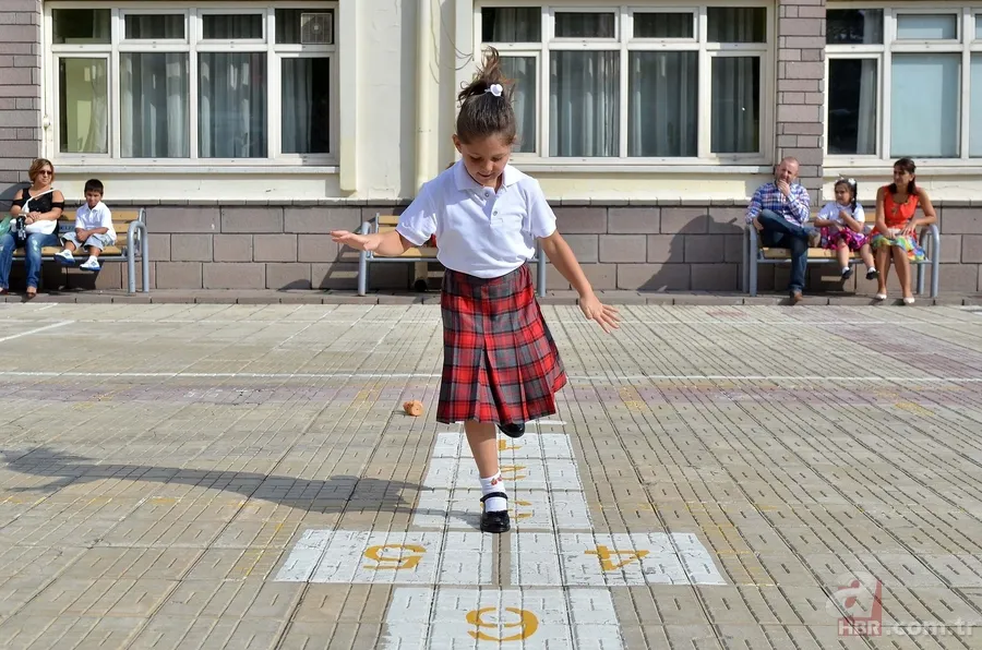 Tarih belli oldu! Karneler ve diplomalar ne zaman verilecek? Uzaktan eğitim ne zaman bitecek? 10