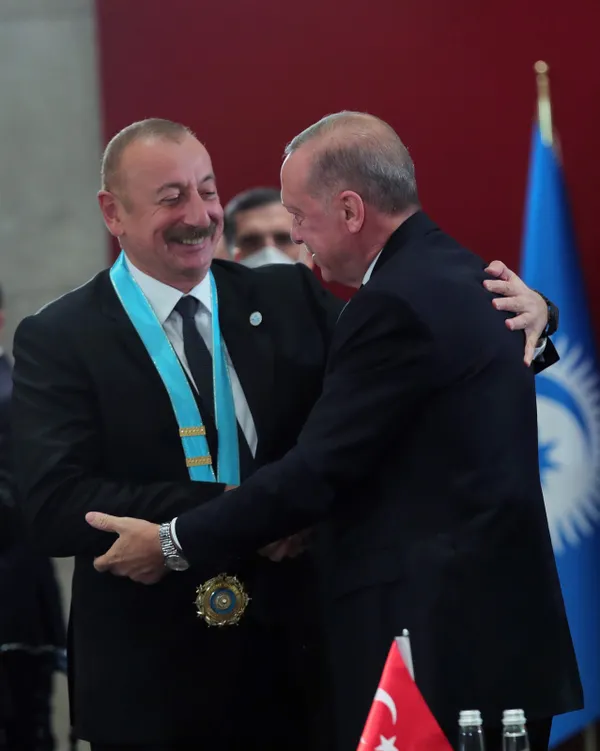 azerbaycan-cumhurbaskani-ilham-aliyevden-baskan-erdogana-dogum-gunu-kutlamasi-1645774165136.jpg Azerbaycan Cumhurbaşkanı İlham Aliyev'den Başkan Erdoğan'a doğum günü kutlaması - 3