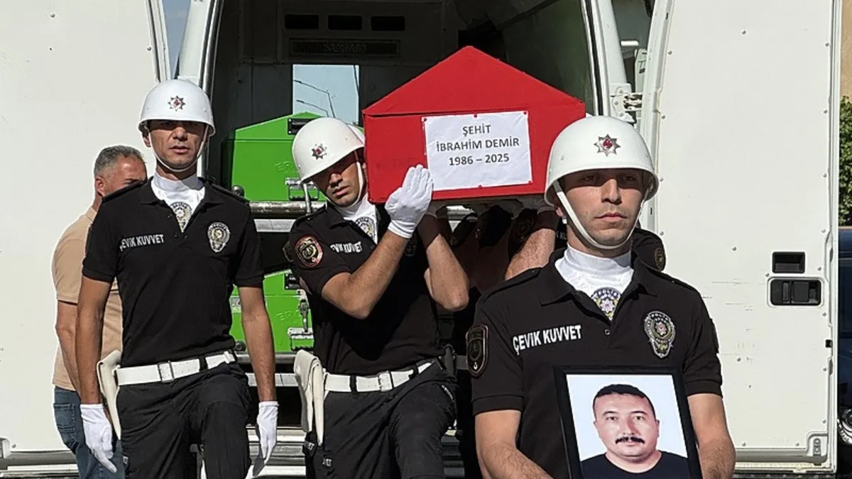 İzmir'deki orman yangınında şehit olmuştu! İbrahim Demir Konya'da son yolculuğuna uğurlandı