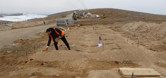 Deprem köyü enkaza döndürdü! İki dağ arasında kalan 48 kişi hayatını kaybetti