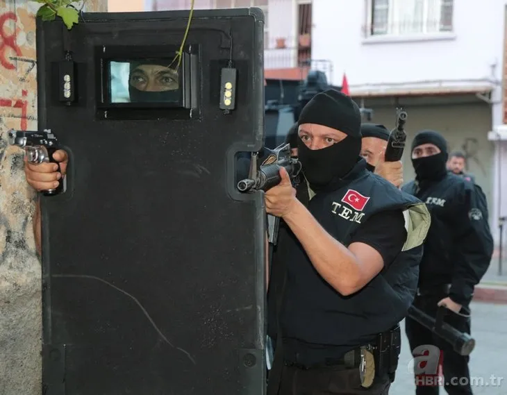 Kırmızı bültenle aranıyorlardı Türk polisi yakaladı!