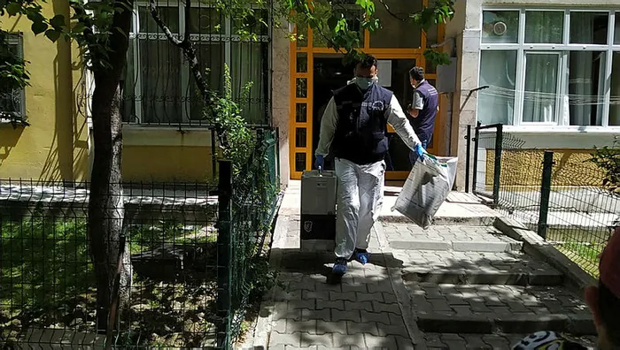 Son dakika: İstanbul'da Küçükçekmece'de vahşet: Genç kadın annesini satırla öldürüp kafasını keserek tencereye koydu - 3