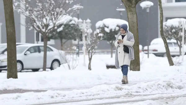 İstanbul beyaza bürünüyor ❄️Meteoroloji'den 61 ile yoğun kar yağışı uyarısı ⛄ Hangi illere kar yağacak? - 5