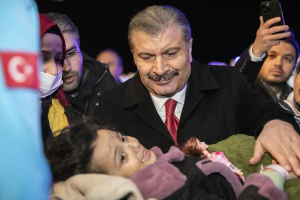 Son dakika: Sağlık Bakanı Fahrettin Koca: Sahra hastanesi Refah Kapısı’na yakın kurulacak