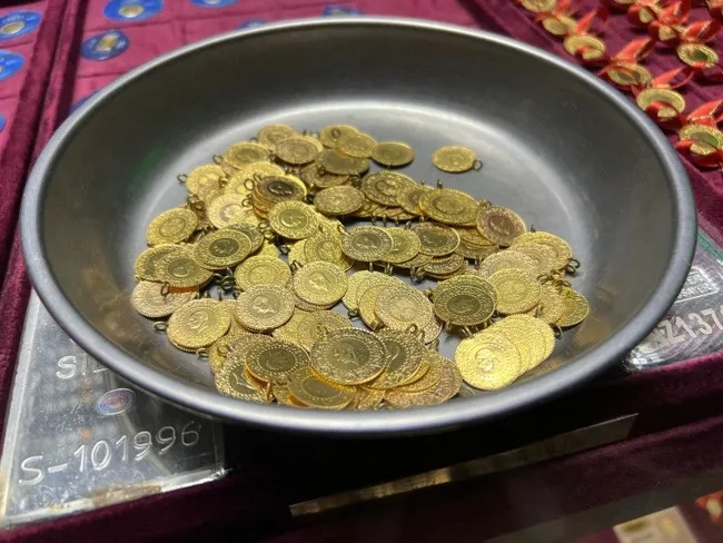 MB faizi yüzde 42,5’e yükseltti! Döviz, altın ve borsa nasıl tepki verdi?