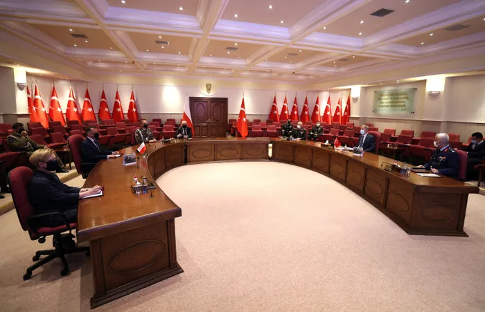 Son dakika: Milli Savunma Bakanı Hulusi Akar ile görüşen Polonyalı Bakan Blaszczak: SİHA’ların büyük katkısı olacak